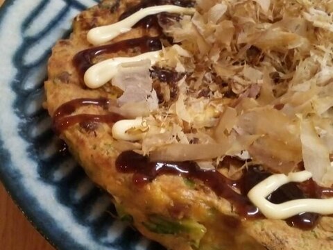 納豆キムチ入りのお好み焼き